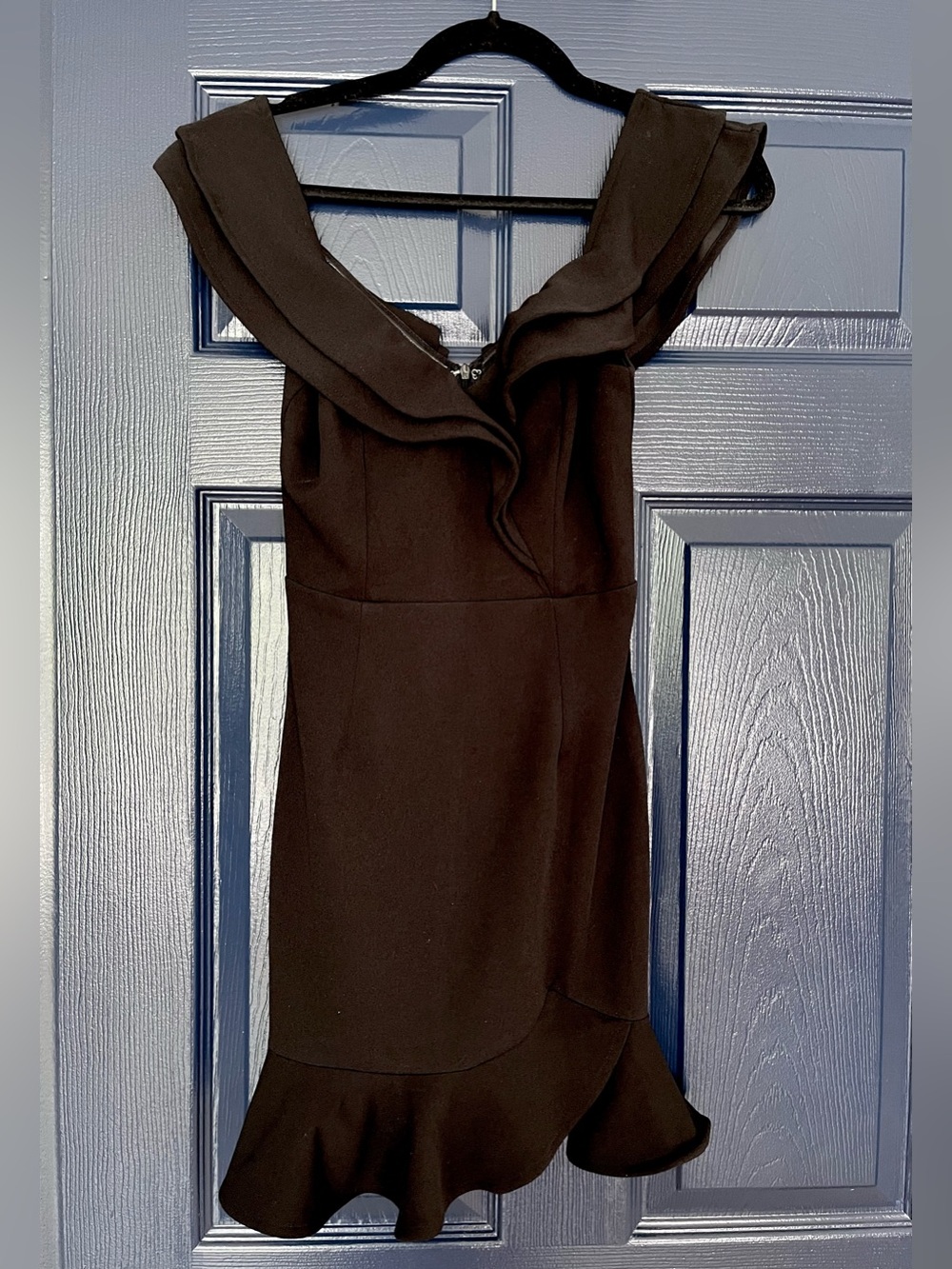 Hello Molly Black Scalloped Formal Dress – US Size 4 / Small